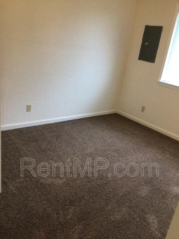 Mt Pleasant Townhome: 722 W Broomfield - Unit J01