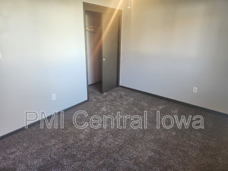 Waukee Condo: 450 Laurel St