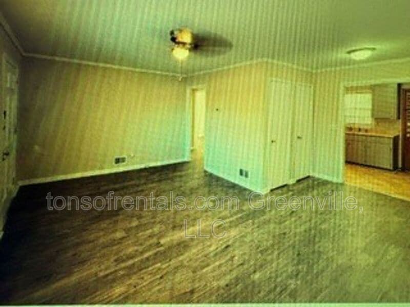 Woodruff Condo: 916 Cross Anchor Rd