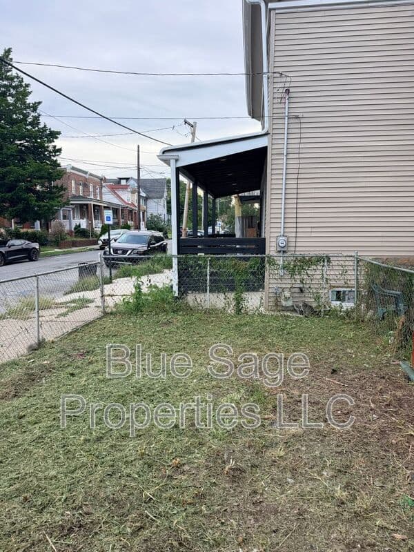 Darby Condo: 101 S 5th St
