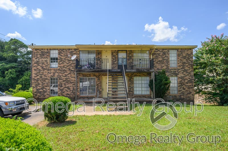 Leeds Condo: 8010 4th Ave