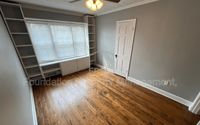 Memphis House: 252 East Edwin Circle