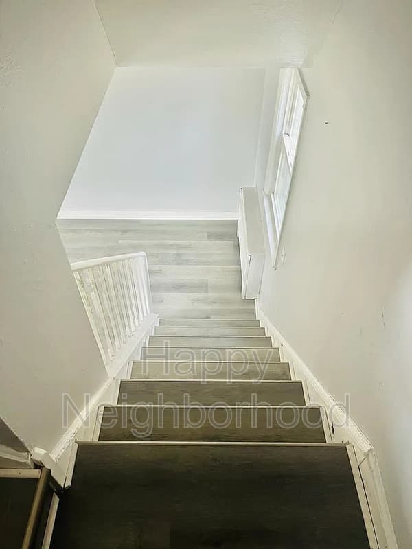 Wallingford House: 153 North Ridgeland Road
