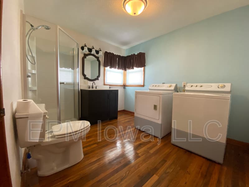 Independence House: 900 4th Avenue NE