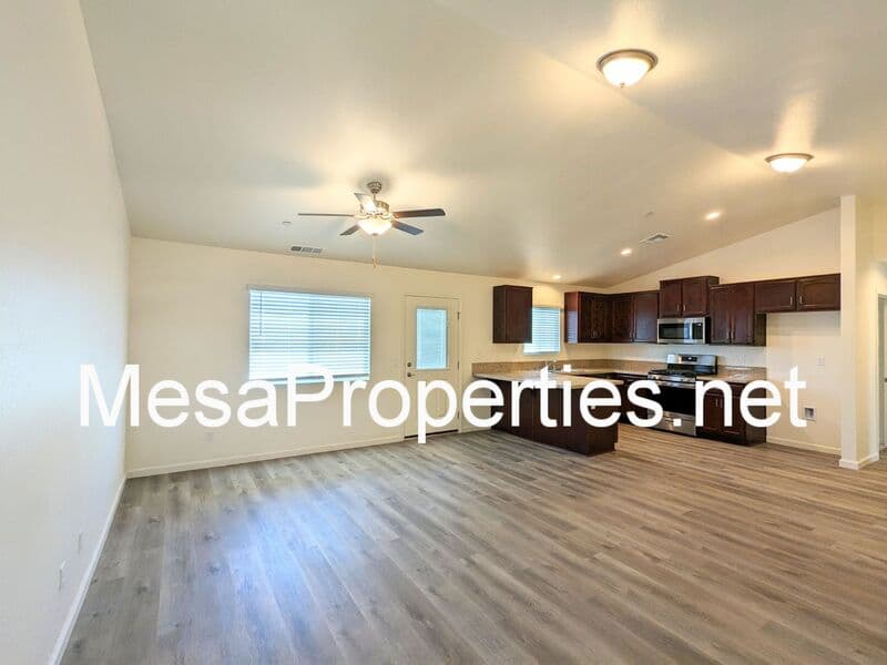 Hesperia House: 9550 Tamarisk Ave.