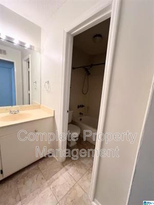 Birmingham Condo: 3350 Altamont Road - C