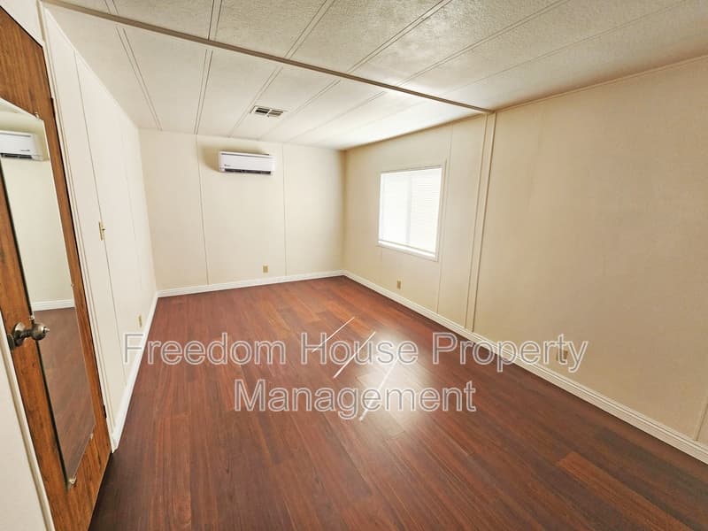 Pahrump House: 800 E Julia Street