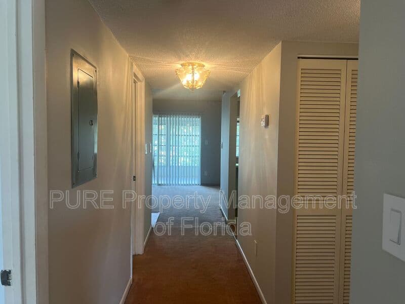 Ocala House: 549 Fairways Drive