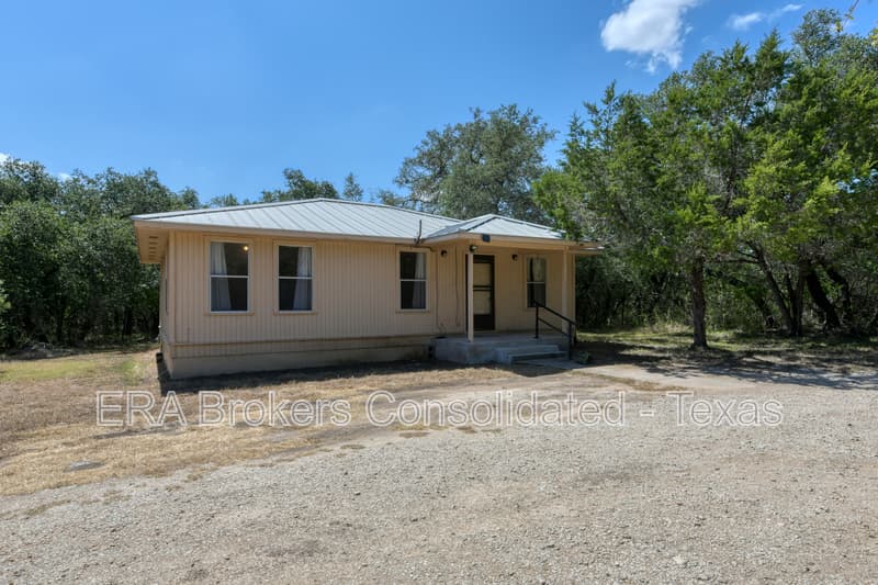 Hondo House: 930 County Rd 342