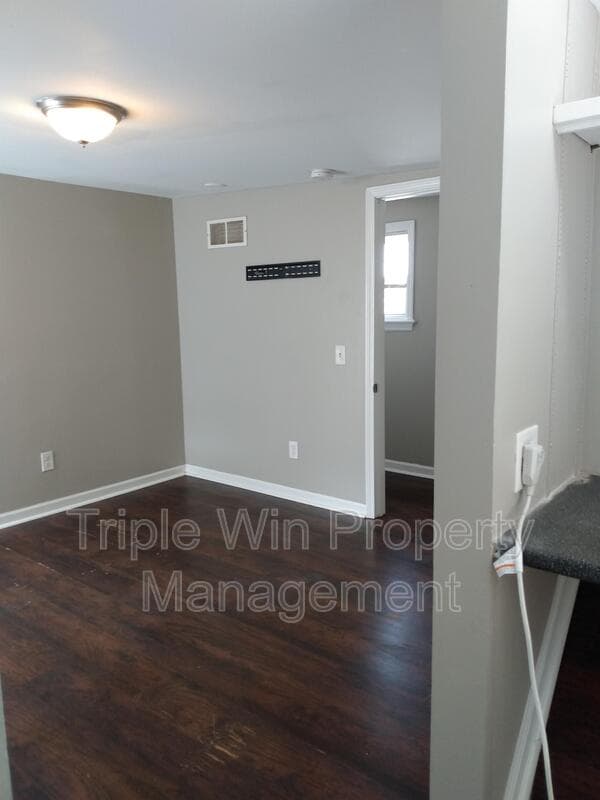 St. Louis House: 236 Wachtel Ave