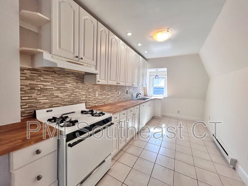 New London Condo: 285 Montauk Avenue