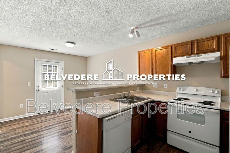 Burlington House: 1116 Spence Ct