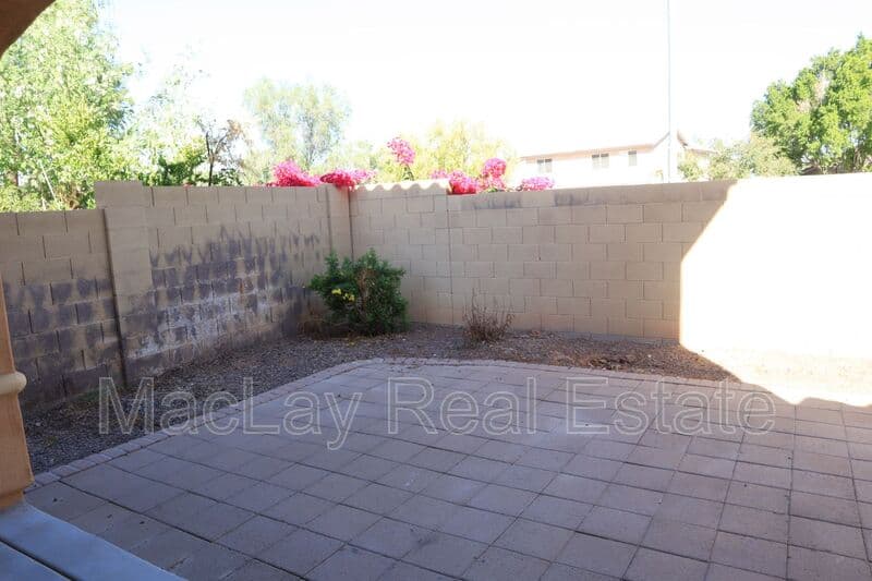 Chandler House: 1171 N Mason Dr