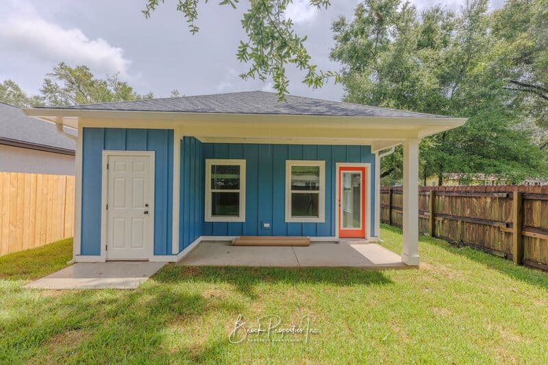 Pensacola House: 8391 Kipling St