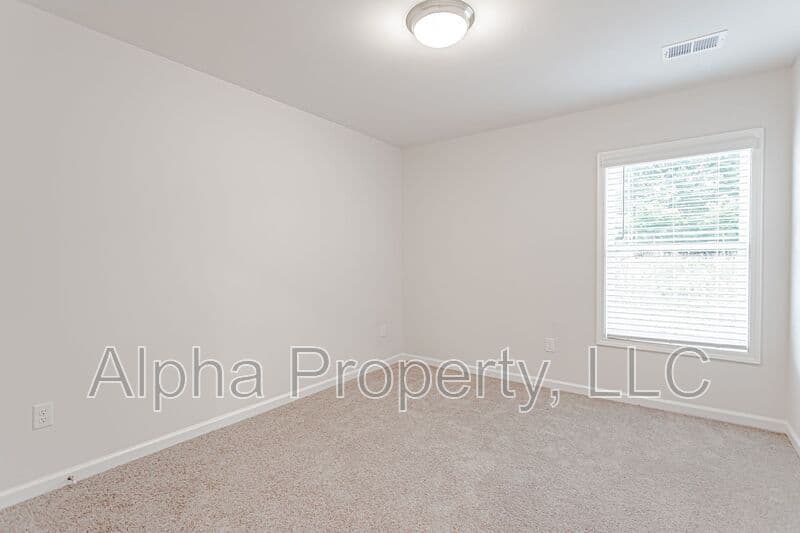 Duncan House: 25 Apricot Ln