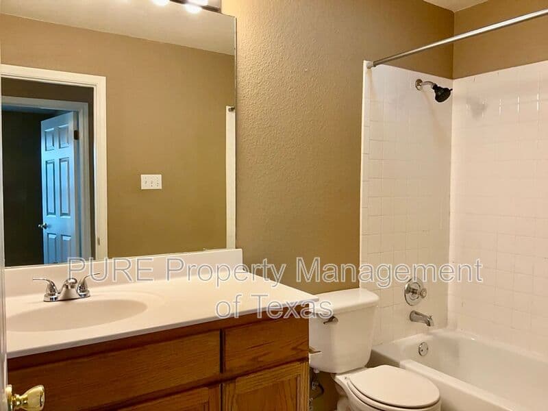 Austin Condo: 8605 Talyne Chaise Circle