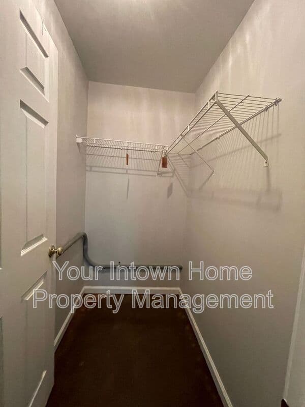 Decatur House: 105 B Dancing Fox Rd