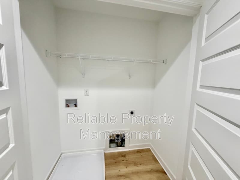Pine Level Townhome: 420 W Main St