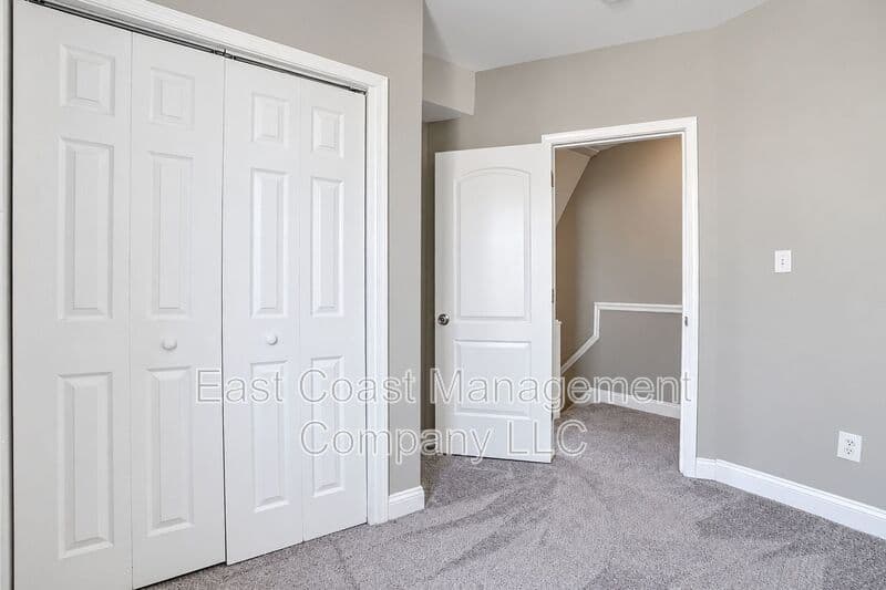 Baltimore House: 1120 N Lakewood Ave