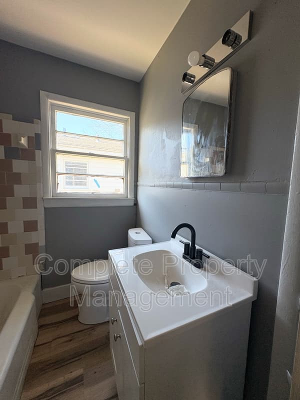 Bessemer House: 810 Fairfax Avenue