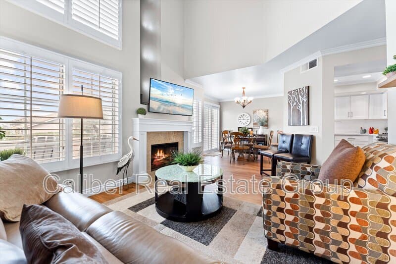 Anaheim Townhome: 1037 S Daybreak Ct