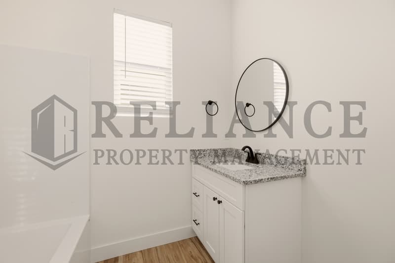 Valley Center House: 701 E Elmwood St