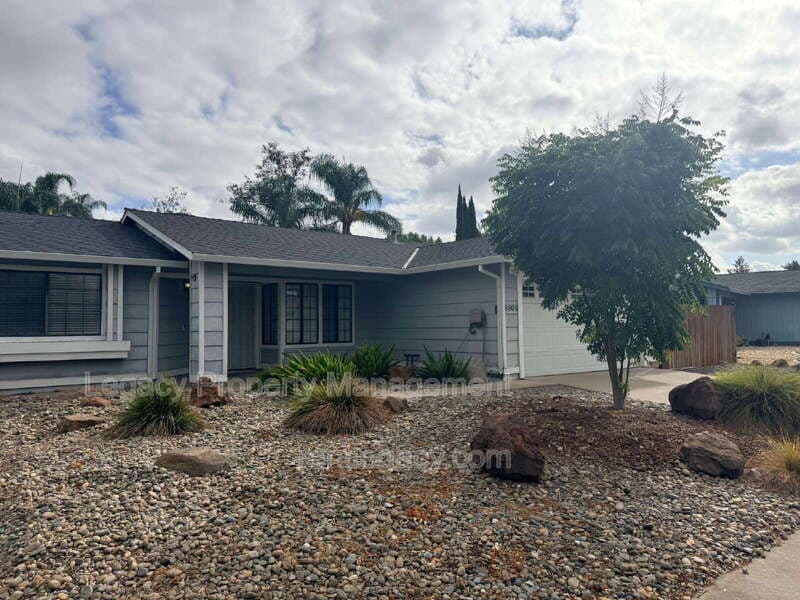 Sacramento House: 8609 Oakbank Way