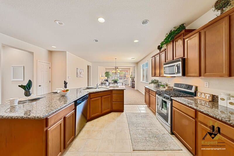Lincoln House: 1836 Portello Way