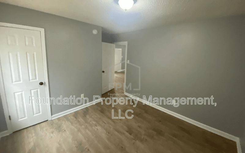 Memphis House: 2605 Whitman Avenue