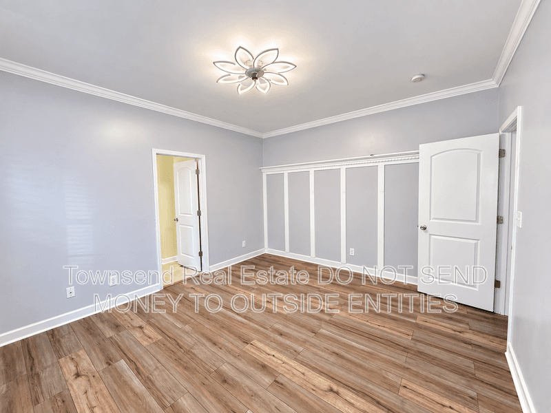 Fayetteville House: 3212 Nottinghill Rd.
