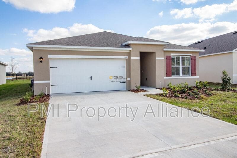 Davenport House: 908 Brooklet Dr