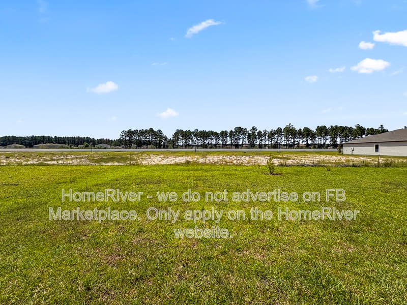 Jacksonville House: 6918 Myrtle Oak Rd