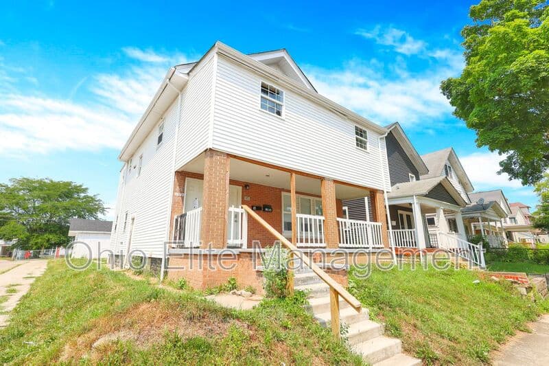 Columbus House: 85 S Wheatland Ave