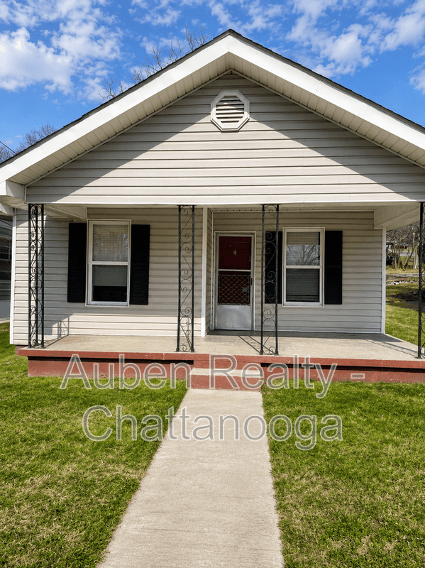 Chattanooga House: 2413 Stuart Street