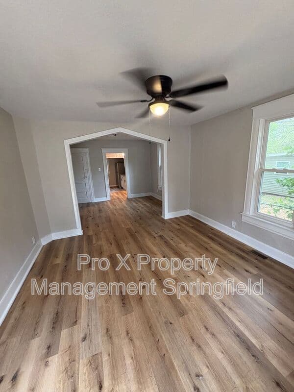 Springfield House: 2260 North Main