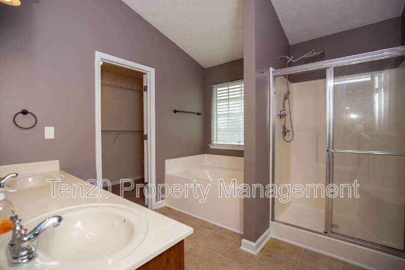 Phenix City House: 6 Woodmere Ct