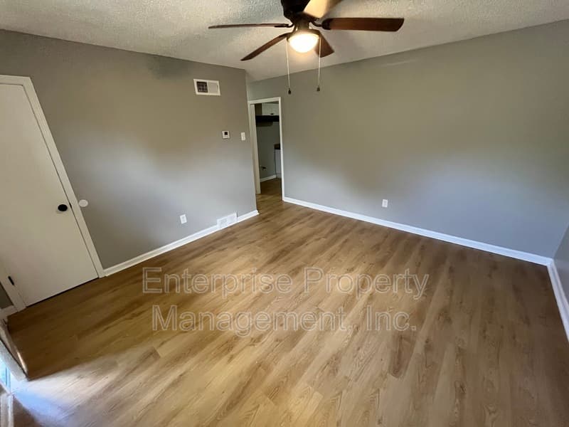 Memphis House: 5362 Beaverton Dr