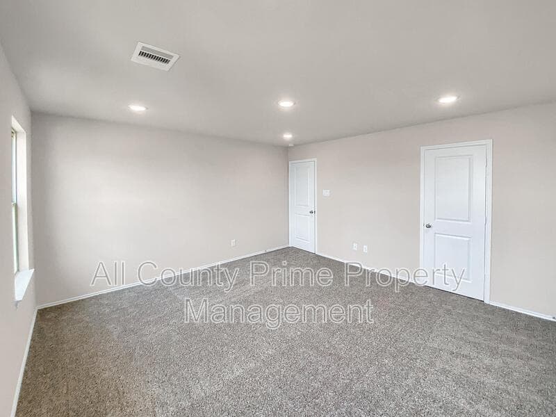 Willis House: 13071 Clear View Dr