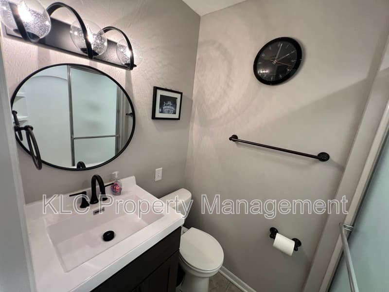 Des Moines House: 3805 Maquoketa Drive