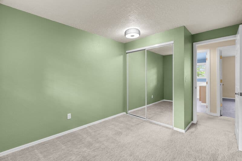 Portland House: 9255 Southwest Boones Ferry Road