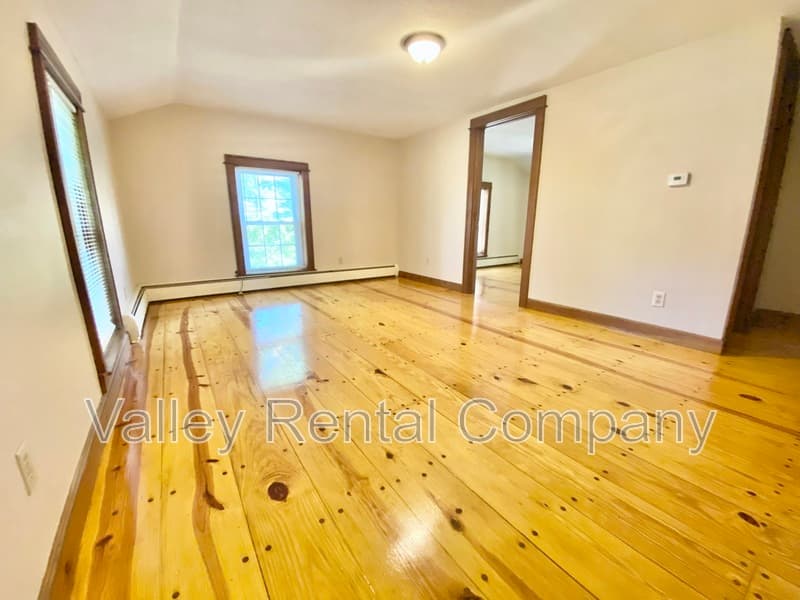 Hadley Condo: 37 Middle Street - 2