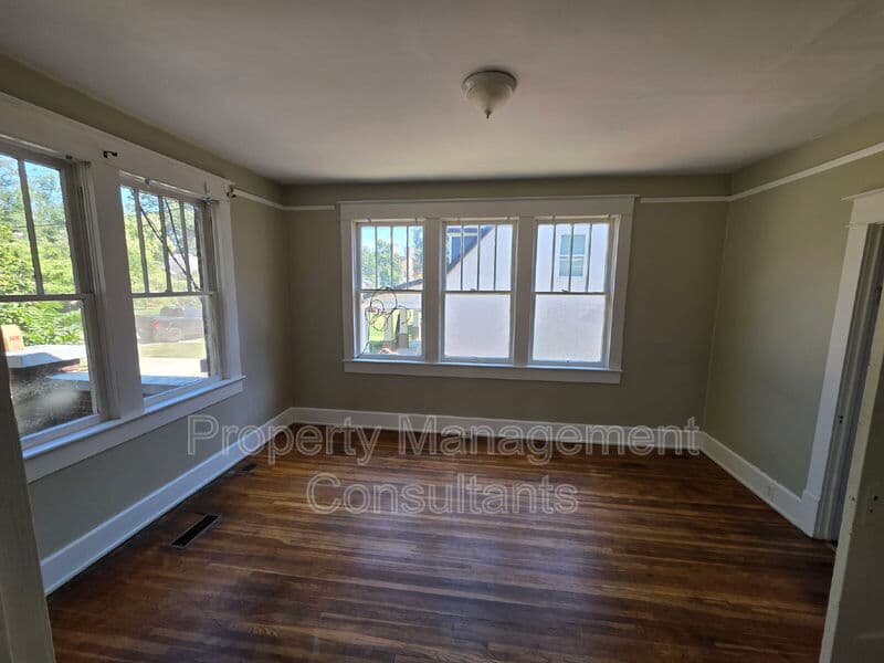 Florence Condo: 727 North Sherrod Avenue