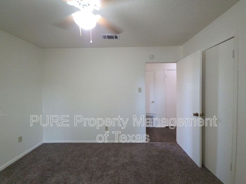 Elgin House: 304 McClendon Dr