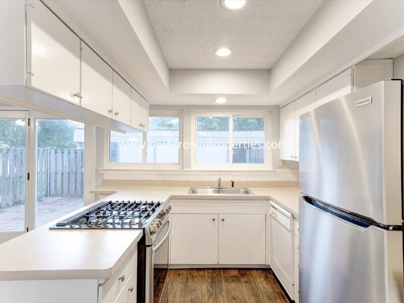 Arlington House: 462 Westview Terrace