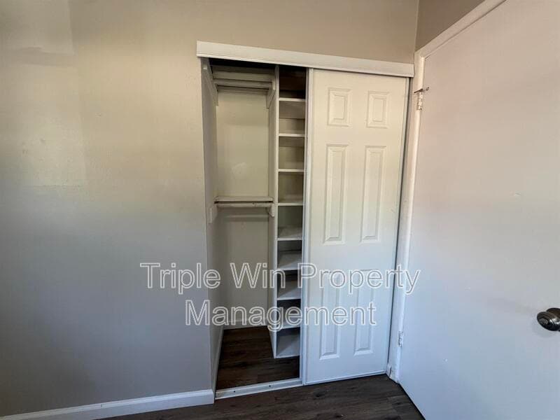Saint Louis House: 1380 Cove Ln