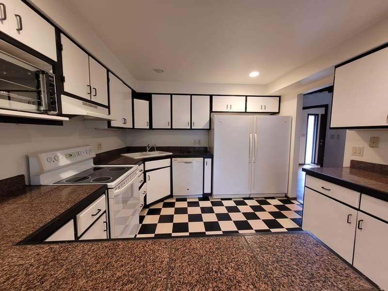 Appleton Condo: 1401-1403 North Birchwood Avenue - 1401