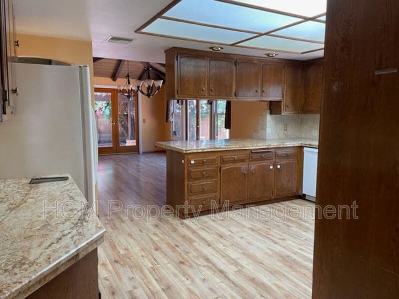 Orange House: 2448 N Love Lane