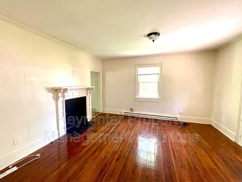 Staunton House: 410 Gooch St
