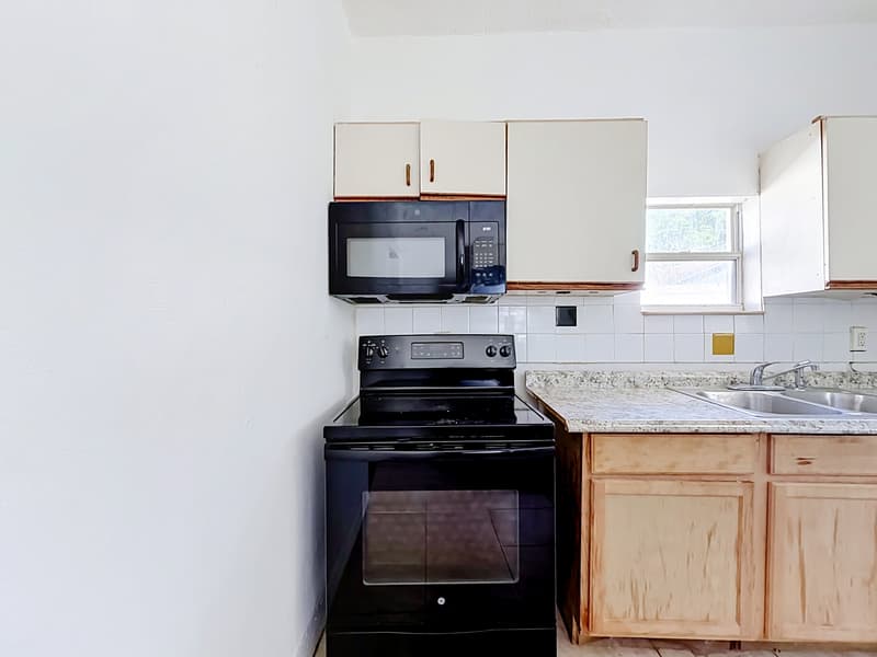 St. Petersburg House: 835 16th Avenue South