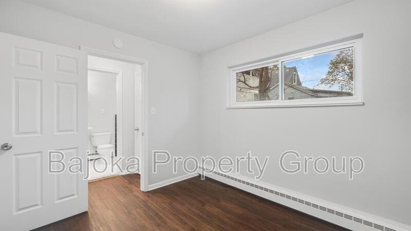 Ferndale Condo: 1615 W 9 Mile